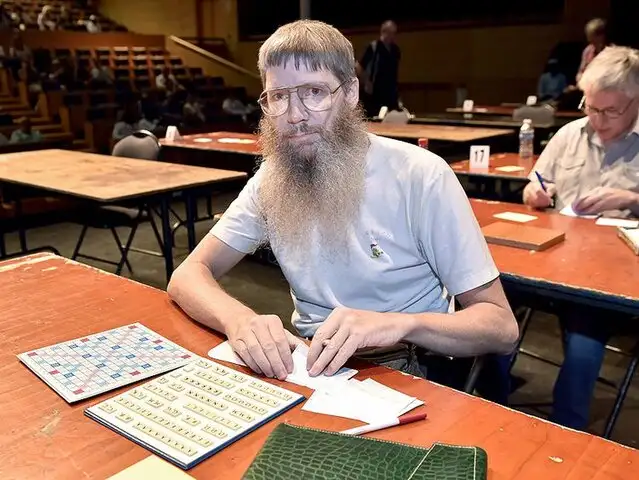 Neozelandés conquista el Campeonato Mundial de Scrabble en español sin saber el idioma