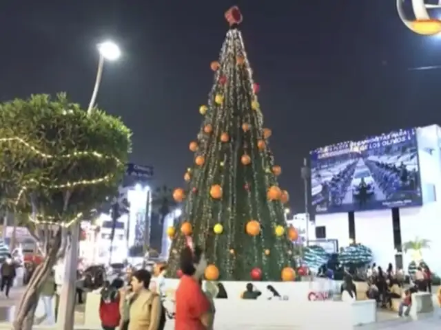 Vecinos de Los Olivos disfrutan del circuito navideño con atracciones para toda la familia