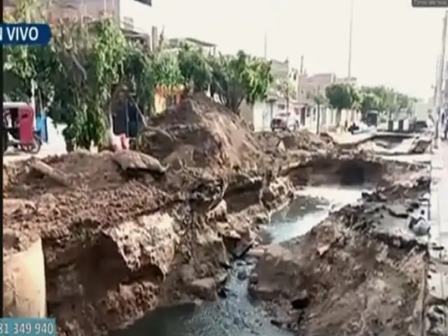 Tuberías de 40 años colapsan en Chiclayo: forado de 4 metros y aguas servidas afectan a vecinos