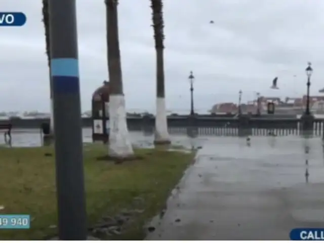 Oleajes anómalos en La Punta: Plaza Grau amanece inundada y botes turísticos suspenden actividades