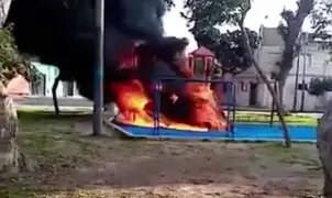 Callao: desconocidos incendian juegos infantiles en Parque Ramón Castilla