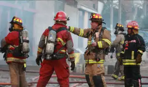 Incendio consume ocho casas en el Callao: familias claman por ayuda pues lo perdieron todo