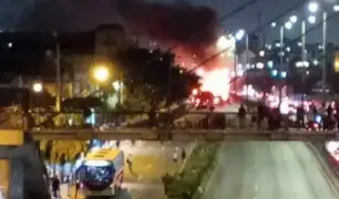 Camión de basura se incendia en plena Vía Evitamiento: reportan gran congestión vehicular