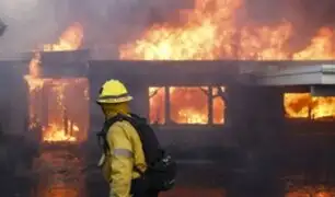 Alarma en Los Ángeles: incendios fuera de control dejan 30 mil evacuados y estado de emergencia