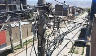 SMP: postes en riesgo de caer por sobrecarga de cables en urbanización El Naranjal