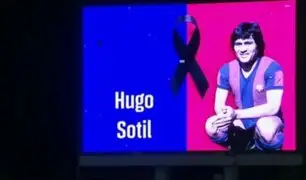 Barcelona rinde homenaje a Hugo Sotil con emotivo minuto de silencio en la Copa del Rey