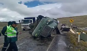 Al menos dos muertos y tres heridos deja accidente de tránsito en una carretera de Puno