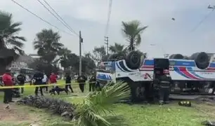 Tres muertos y varios heridos deja volcadura de cúster en av. Universitaria: chofer se dio a la fuga