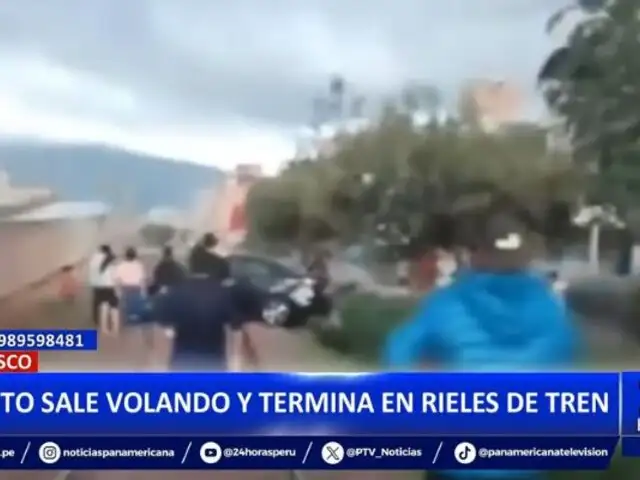 Cusco: Auto se despista y termina en rieles de tren