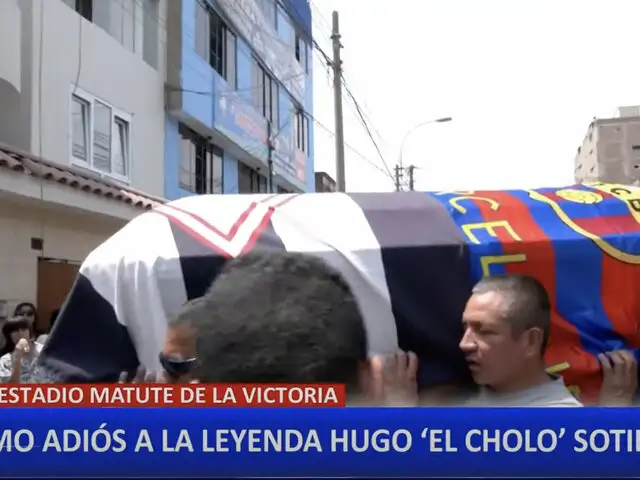 Restos de Hugo "El Cholo" Sotil fueron enterrados en Huachipa