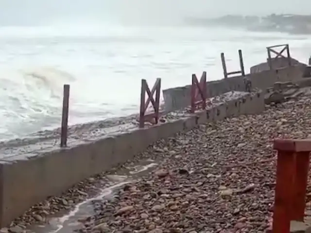 Máncora es una de las playas más afectadas por oleajes anómalos