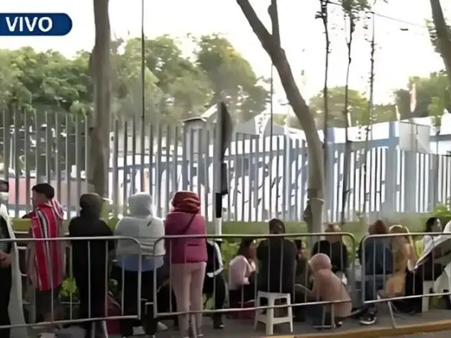 ¡Desde fútbol hasta quidditch! Padres acampan para obtener vacante en talleres de verano de Lince