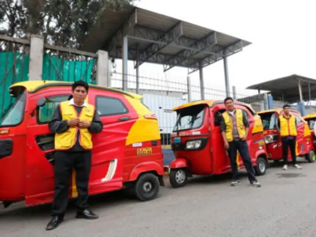 SJL: mototaxistas realizan platón en el frontis de la municipalidad para exigir mayor seguridad