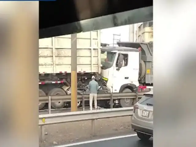 SJM: Panamericana sur permaneció bloqueada tras accidente que dejó cinco heridos