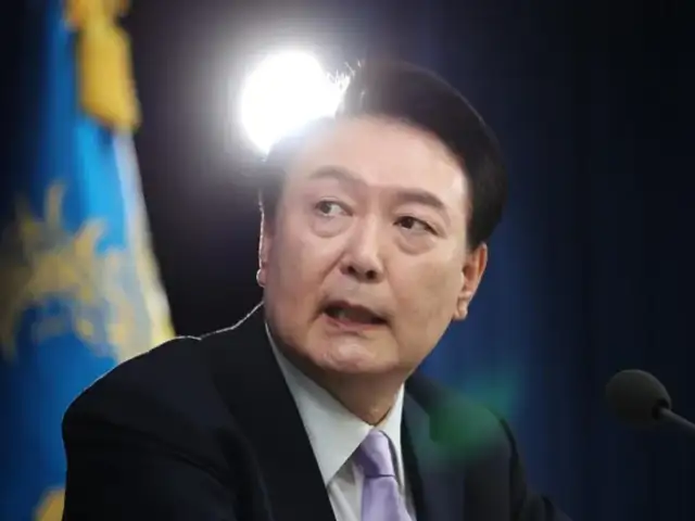 Corea del Sur: detienen a destituido presidente Yoon Suk-yeol