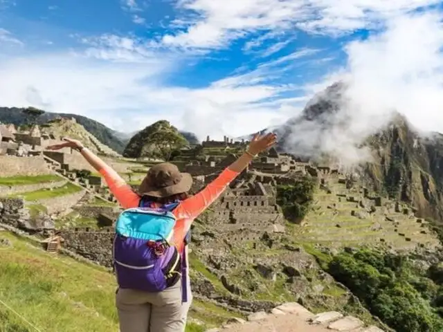 ¿Cuántos turistas llegaron al Perú en el 2024 y cuál fue el país del cual más visitantes llegaron?