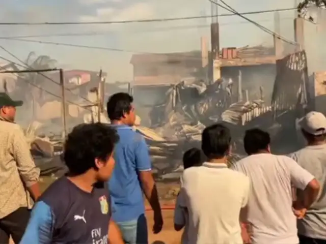 Incendio reduce a cenizas varias casas en Pucallpa: familias piden ayuda pues lo perdieron todo