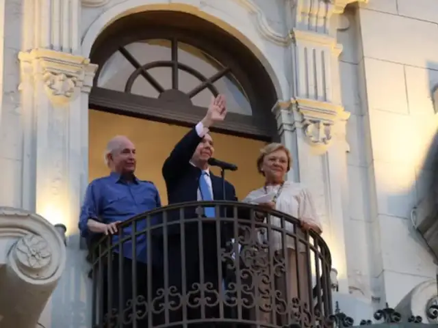 Edmundo González dio balconazo en Plaza San Martín: “Pronto todos los venezolanos nos iremos a casa”