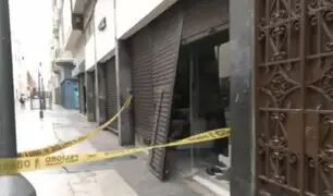 Delincuentes intentan robar tienda de calzado en el Jirón de la Unión