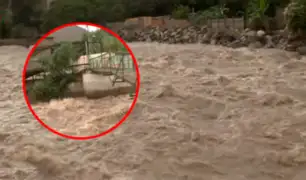 Aumento del caudal del río Rímac pone en riesgo puente peatonal en Chosica