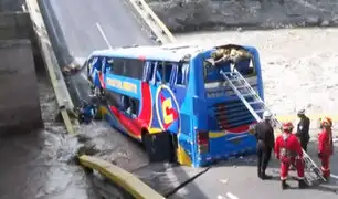 Tras 9 horas de rescate: Identifican a conductor de bus fallecido en colapso del puente Chancay