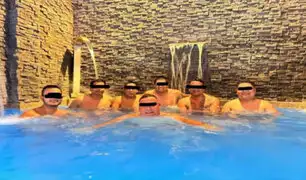 Foto desata polémica en Trujillo: policías posan en una piscina junto a presuntos integrantes de ‘Los Pulpos’