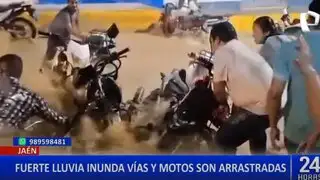 Fuertes lluvias en Jaén arrastran motocicletas y afectan viviendas