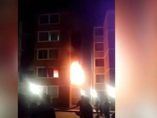 Por un presunto cortocircuito: familias damnificadas por incendio en condominio de Carabayllo