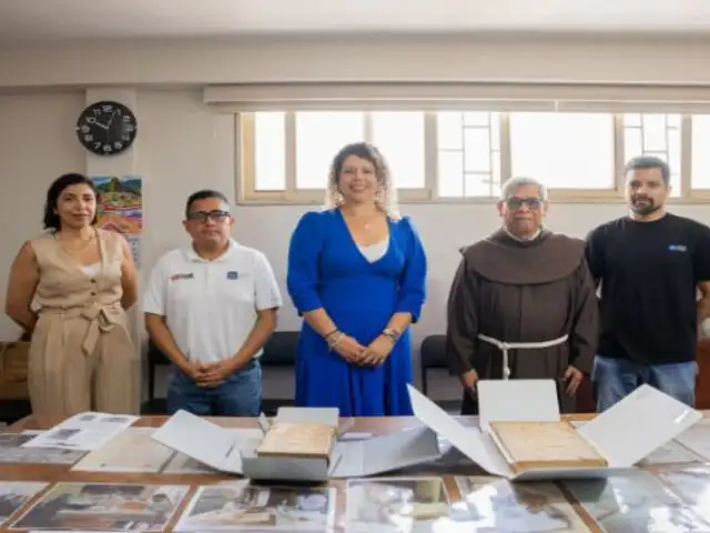 BNP entrega dos libros históricos al Archivo San Francisco de Lima