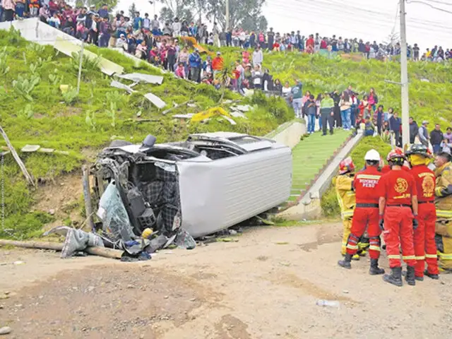 Un muerto y varios heridos deja despiste de combi en Huancayo: según testigos iba a excesiva velocidad