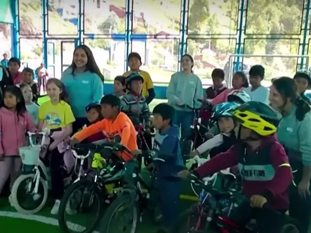 Cusco: ONG entrega bicicletas a niños que caminan por varias horas para llegar a sus escuelas