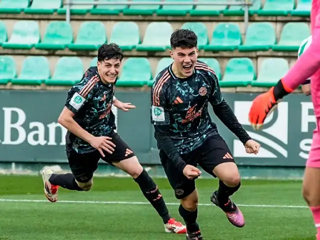 ¡Con tremendo golazo! Felipe Chávez clasificó a Bayern Múnich a octavos de final de la UEFA Youth