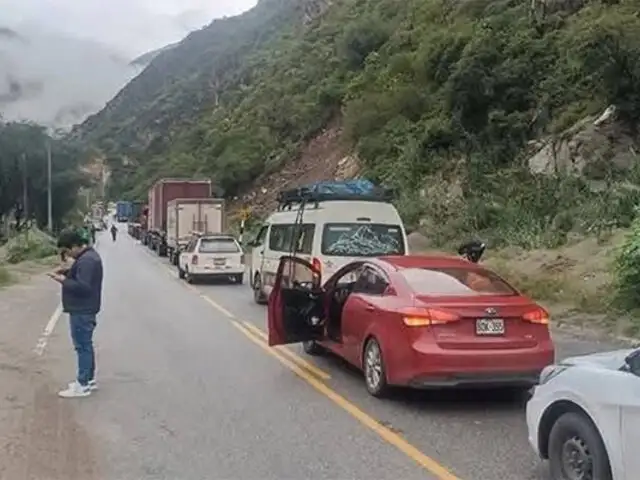 Tras deslizamiento de rocas por intensas lluvias: se normalizó el tránsito en la vía Cusco- Abancay