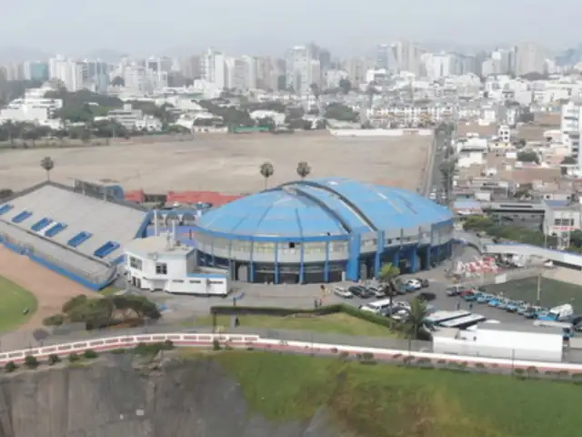 Denuncian que coliseo Manuel Bonilla se convirtió en cochera para vehículos de Serenazgo