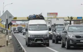 Conductores invaden vía auxiliar de Panamericana Sur para evitar tráfico