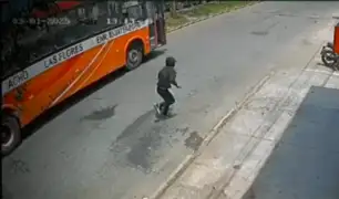 ¡Impactante! Extorsionador dispara contra bus lleno de pasajeros en San Juan de Lurigancho