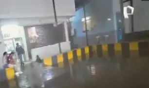 Lluvias en Tumbes: pacientes duermen y son atendidos en medio de hospital inundado