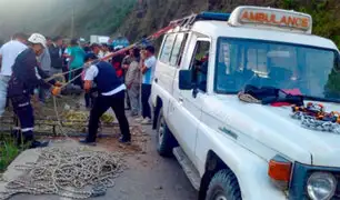 Tres profesionales de la salud mueren tras caer camioneta a abismo: se dirigían al Vraem para vacunación