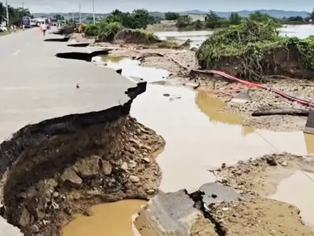 Carretera Panamericana Norte  colapsa tras inundaciones en Tumbes