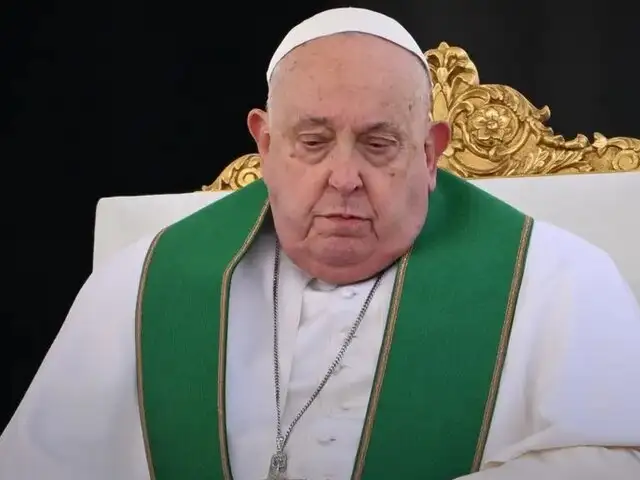 Papa Francisco vuelve a sufrir crisis respiratoria y está con ventilación mecánica