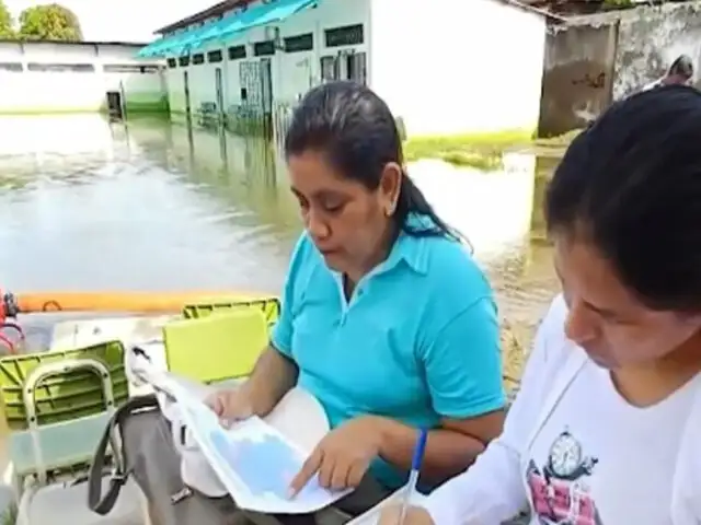 Tumbes: Profesores trabajan en la puerta de su colegio por estar inundado