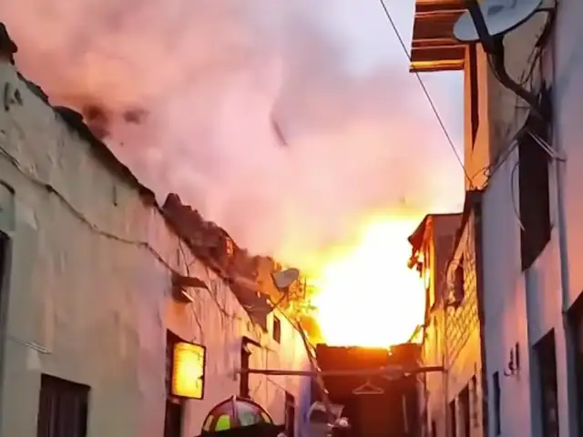 Cercado de Lima: familias fueron trasladadas a albergue temporal tras voraz incendio