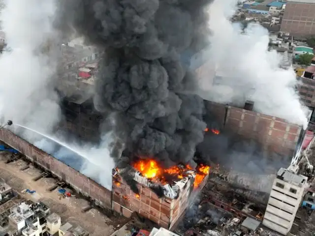 Incendio en Barrios Altos: Municipio anuncia desalojos y fiscalización en almacenes clandestinos